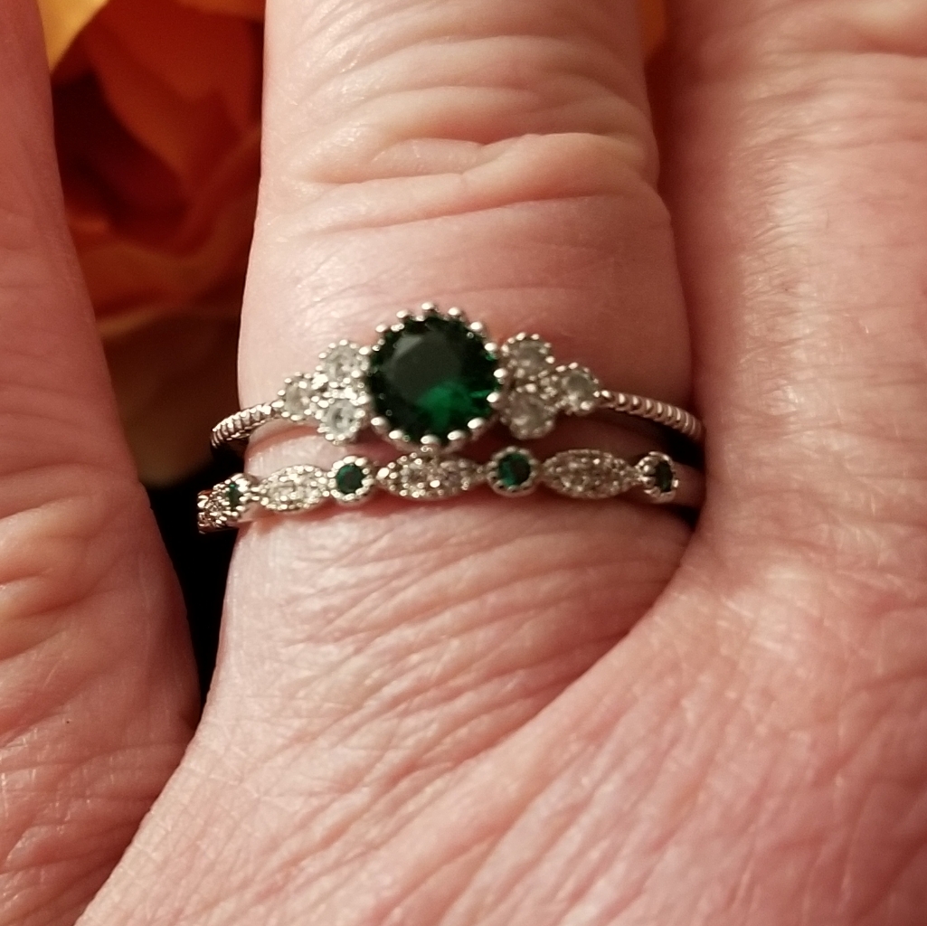 Delicate Simulated Emerald Ring Set
